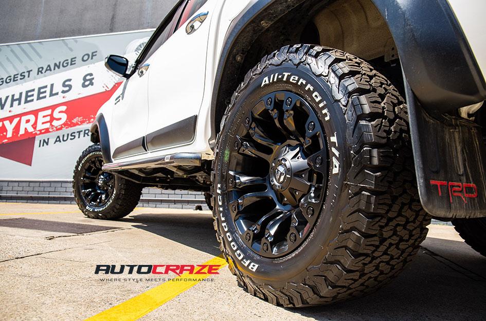 TOYOTA HILUX N80 4WD VAPOR MATTE BLACK